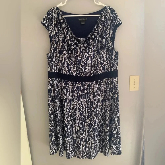 Woman’s Jessica Howard Vintage Navy &White Floral MIDI Stretch Jersey Plus Dress - Picture 1 of 12